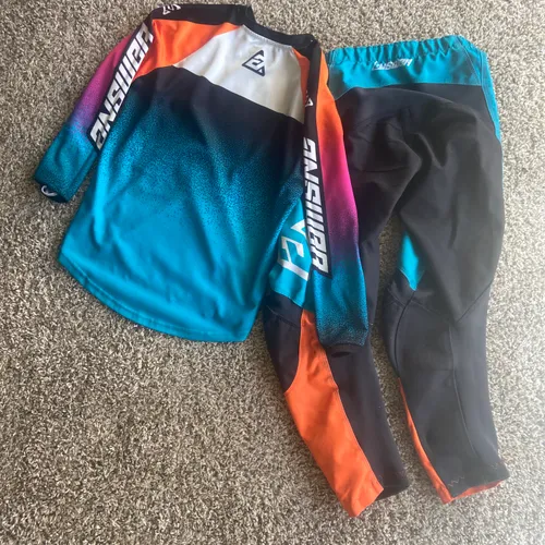 Youth Answer Gear Combo - Size M/26