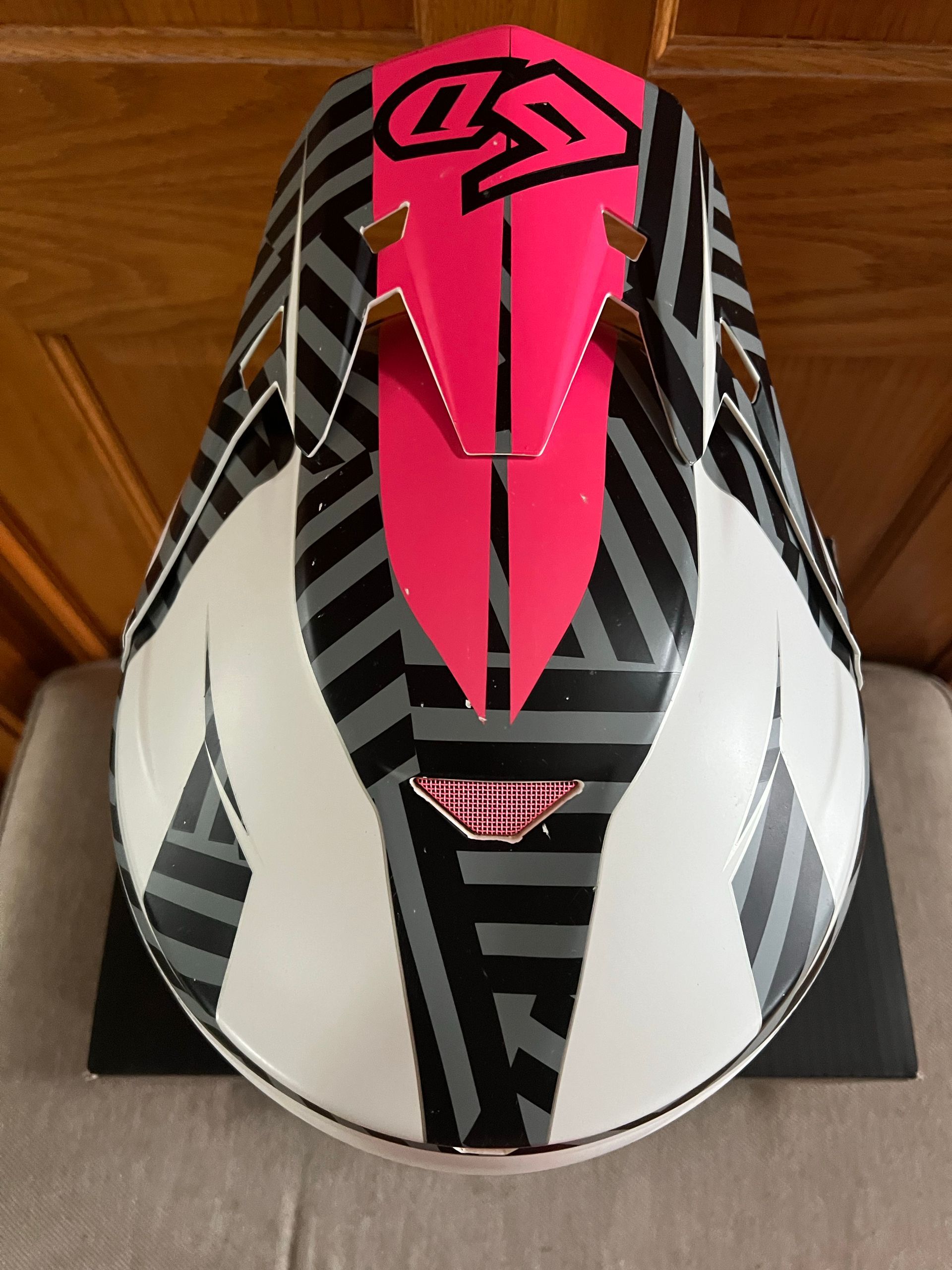 6d Atr-2 Havoc Neon Pink/white