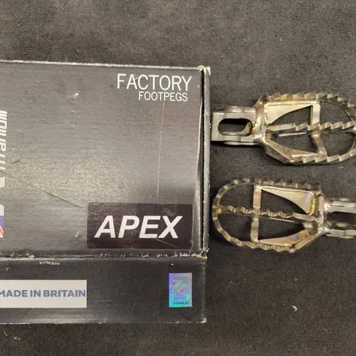 Raptor Titanium Footpegs