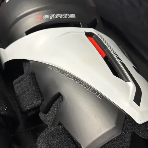 Leatt Knee Brace Z-Frame XL Pair White