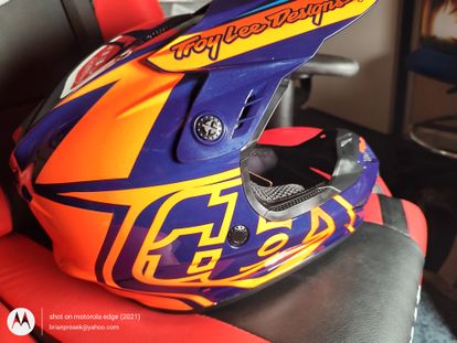 Troy Lee Designs Youth Medium BNIB Full Face Motorcycle Helm