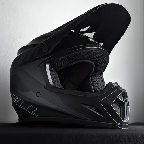 Sz.L Satin Black Bell Moto Helmet