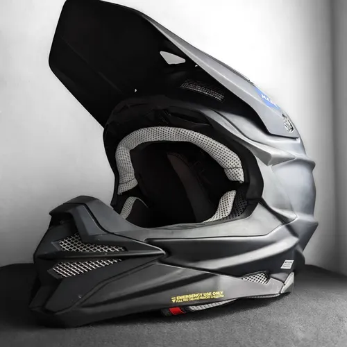 Sz. L • Shoei VFX-EVO Helmet Matte Black