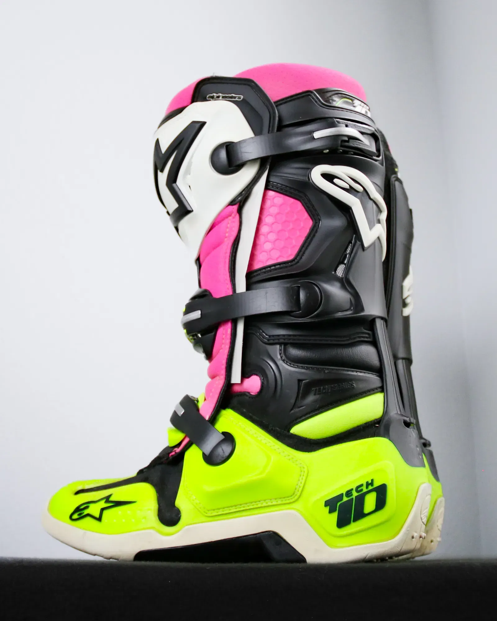 SALE Tech 10 LE• Same Day Shipping! •Radient(White/Pink/HiViz 