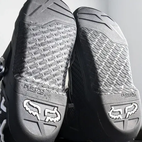 (Like New) Fox Motion•Make an Offer!•Similar to Fox Instinct Boots