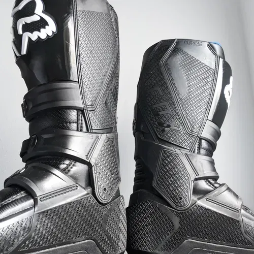 (Like New) Fox Motion•Make an Offer!•Similar to Fox Instinct Boots