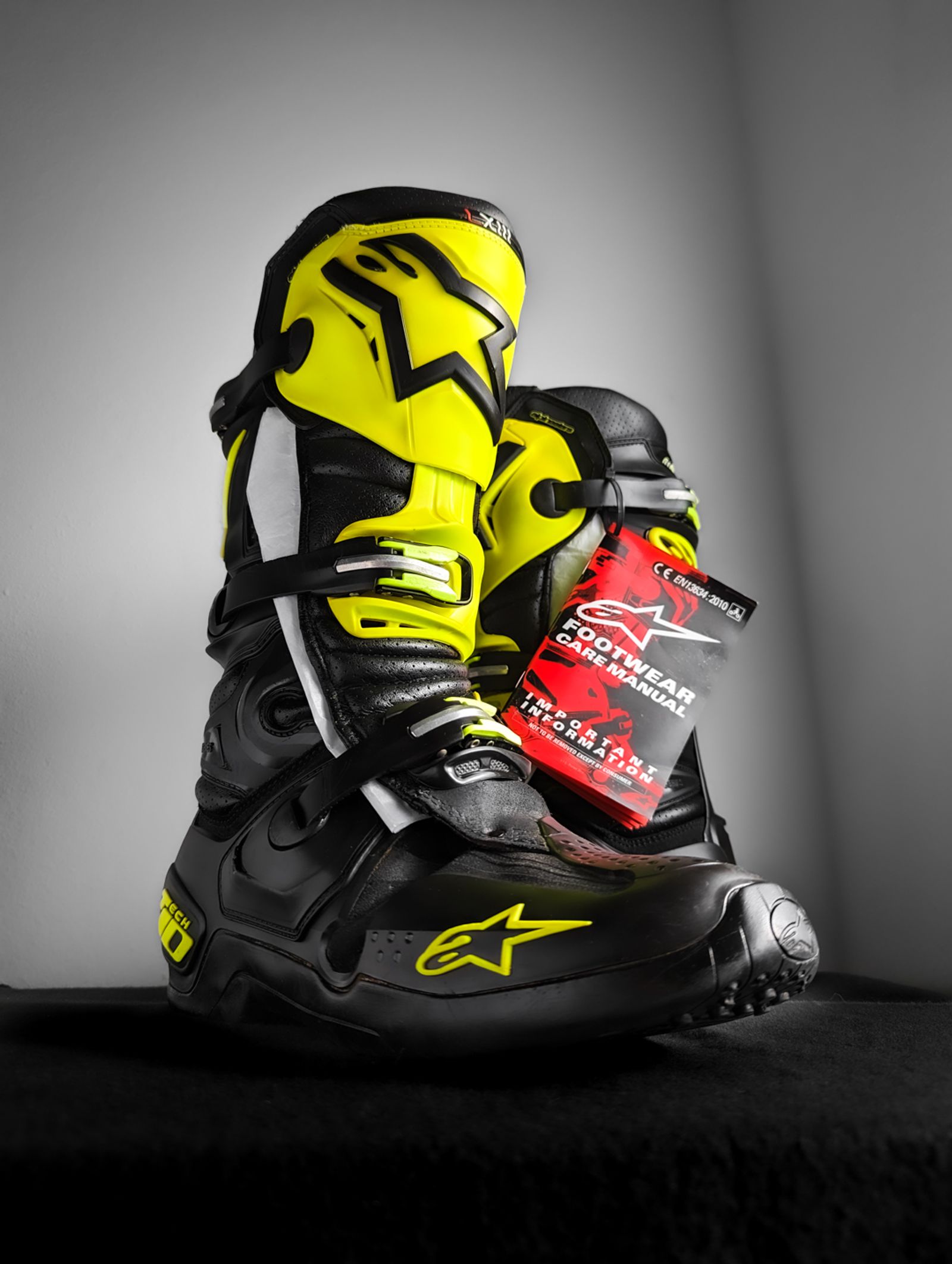 Sz.12 Tech 10 Vented Alpinestars RV2 Green/Black