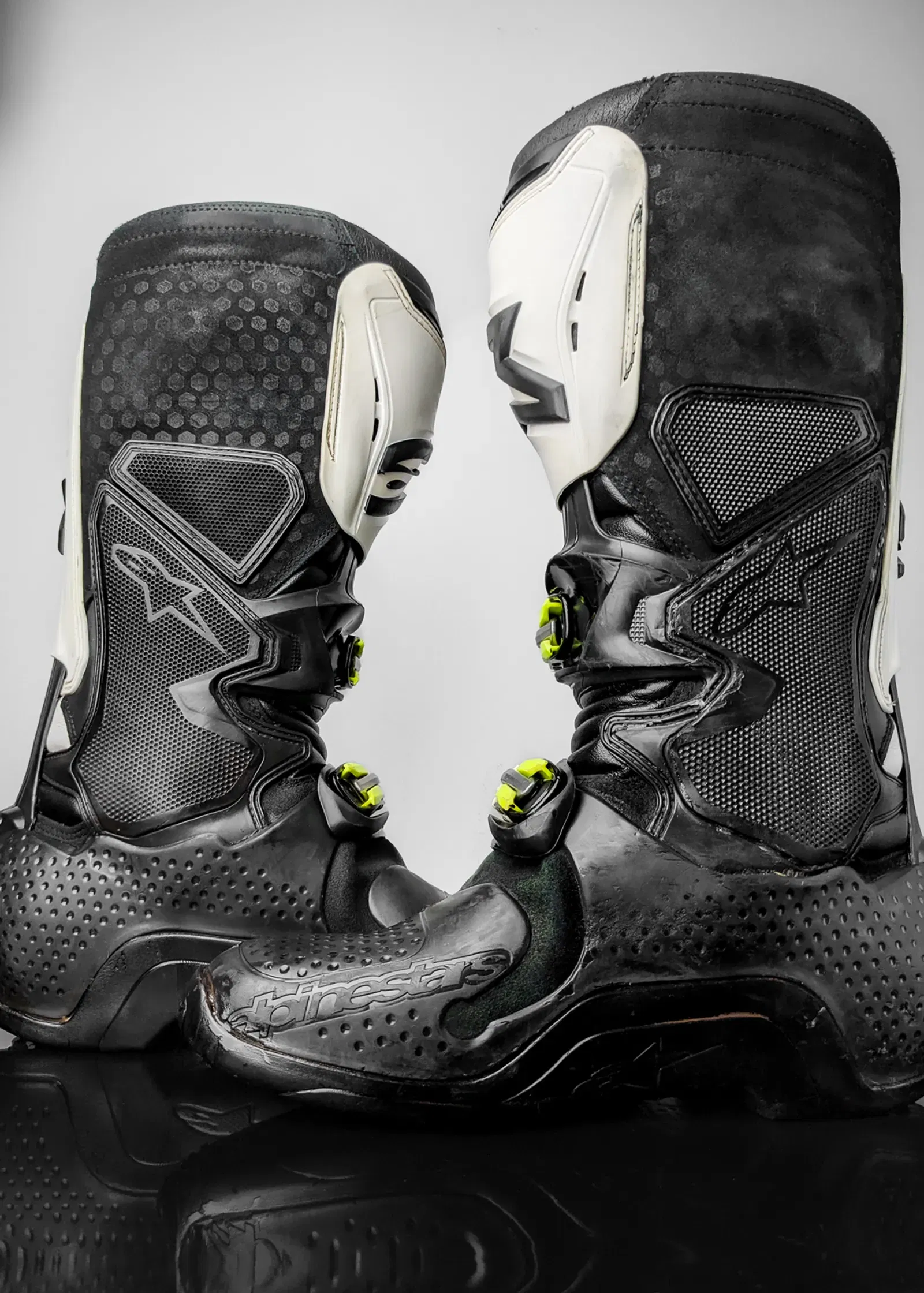 Sz.10 Tech 10•White/Black/Green•Make An Offer!•Alpinestars