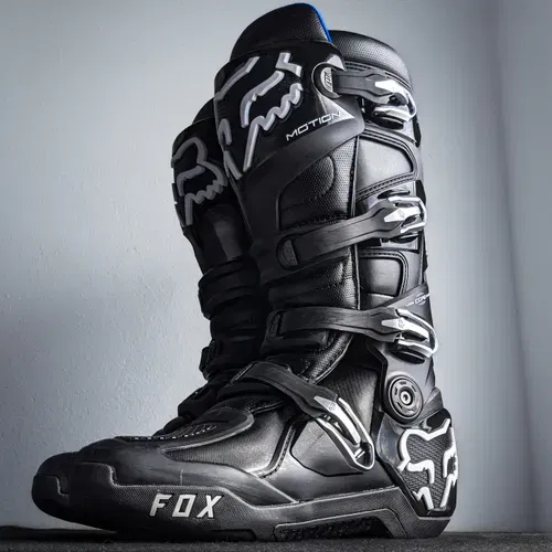 SALE Like New Fox Motion Boots White/Black WILL SHIP TODAY!