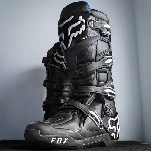 SALE Like New Fox Motion Boots White/Black WILL SHIP TODAY!
