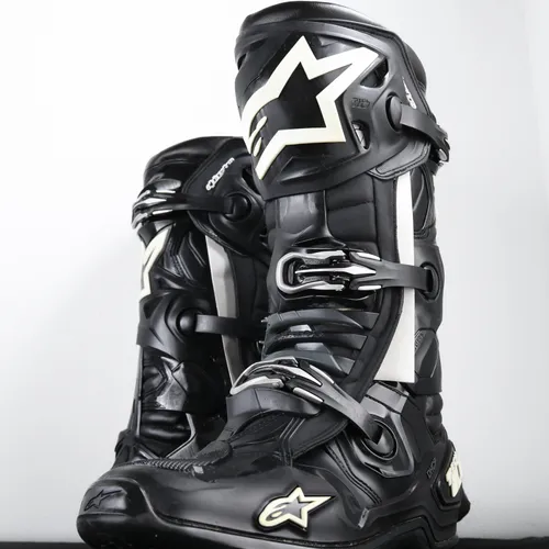 Alpinestars hot sale boots sale