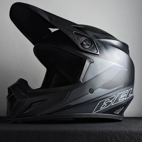 Sz.L Satin Black Bell Moto Helmet