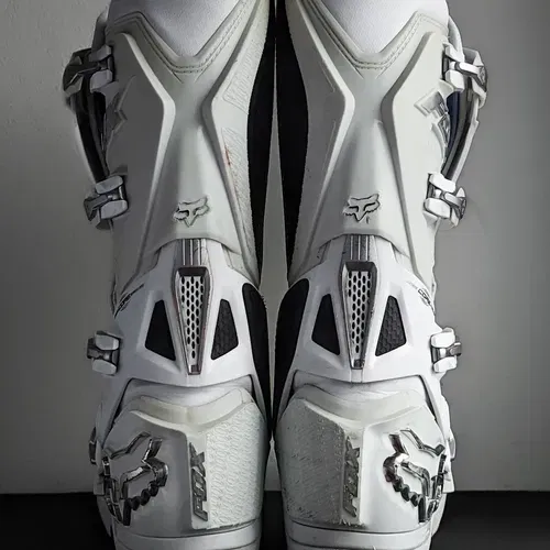 Sz.12•Pure White•Fox Instinct Boots•Make an Offer!