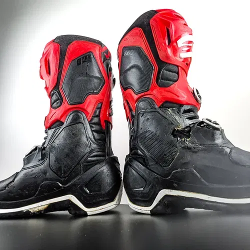 Sz.10 Tech 10•Red/Black w/ Inner Booties•MAKE AN OFFER!