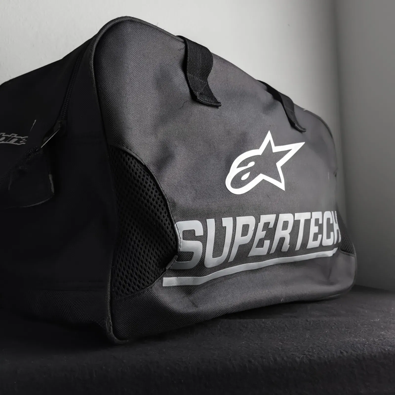 Alpinestars® 8989119-10 - Soft Helmet Bag for Supertech M8/M10 Helmet -  MOTORCYCLEiD.com