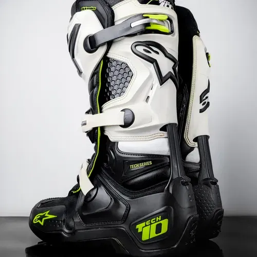 WKND SALE! Sz.10 Tech 10•White/Black/Green•Make An Offer!•SAME DAY SHIPPING!
