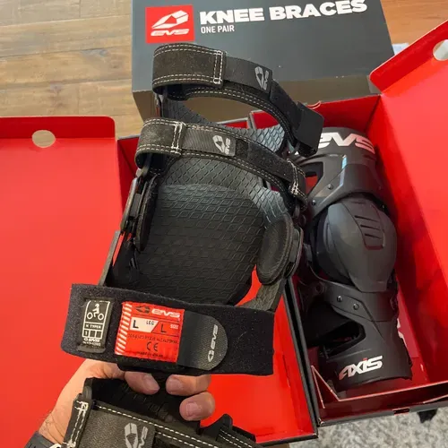 EVS AXIS SPORT KNEE BRACE PAIR - Size L