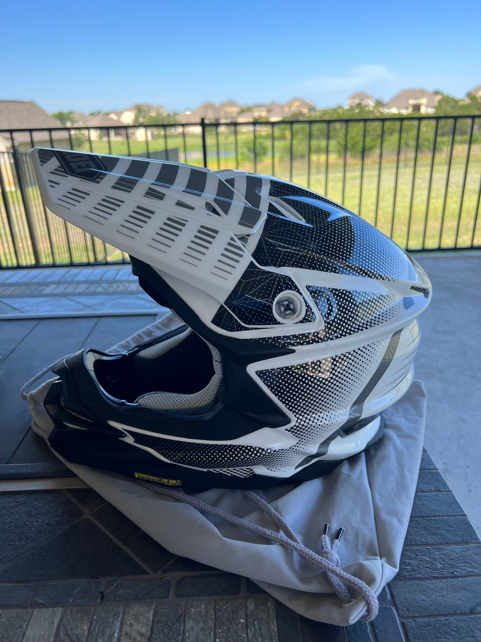 Shoei vfx evo sales blazon
