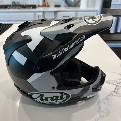 Arai vx pro 4 medium