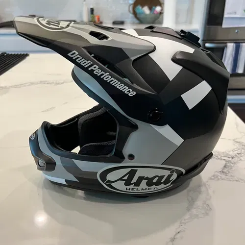 Arai vx pro 4 medium