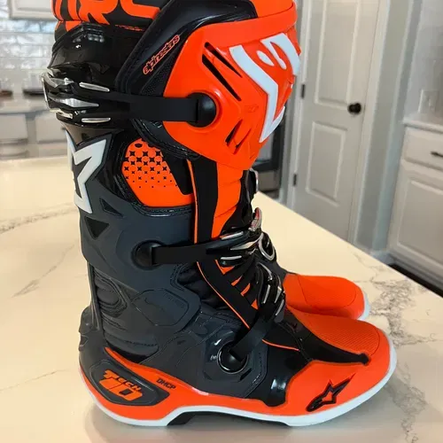 Alpinestars Tech 10