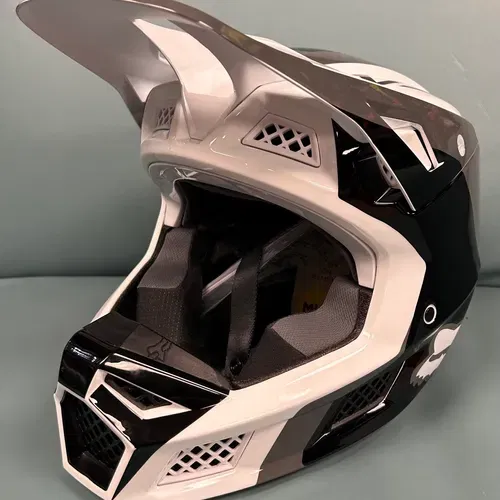Fox V3 RS Efekt Helmet Black White  