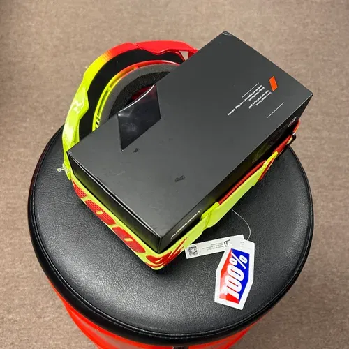 100% Armega Solaris Hiper Mir Red Googles 