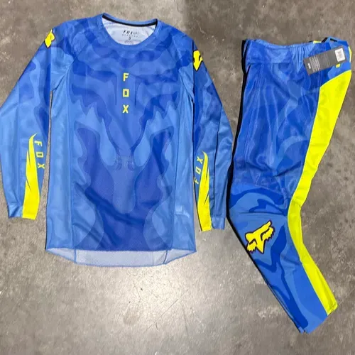 Fox Airline Exo Gear Set 
L34