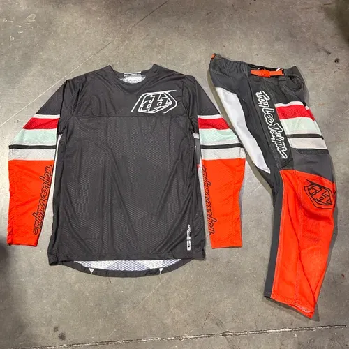 Troy Lee Designs - GP Pro Air Apex Comfortable Mens Dirt Bike