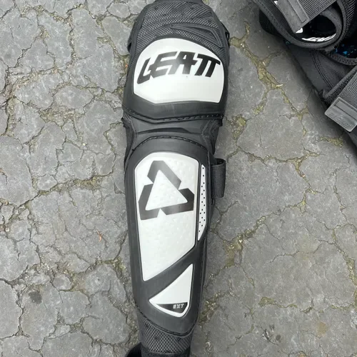 Leatt EXT 3.0 Knee Shin Guard 