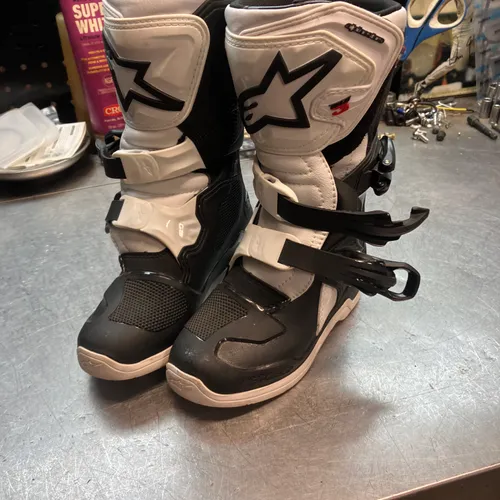 Alpinestars Tech 3 Size 11 Kids