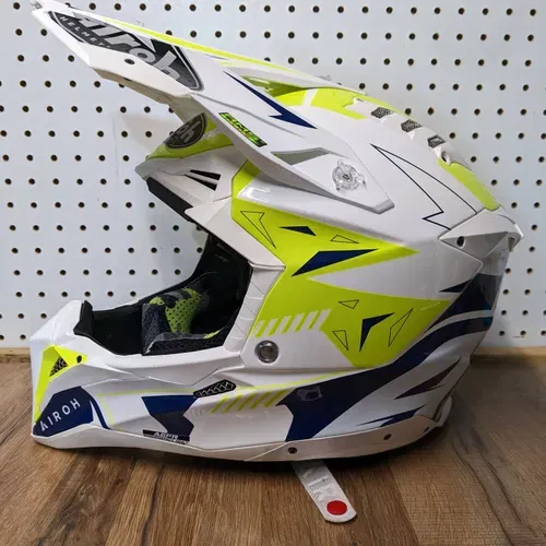 Airoh Aviator 3 2023 Ams2 XL Helmet