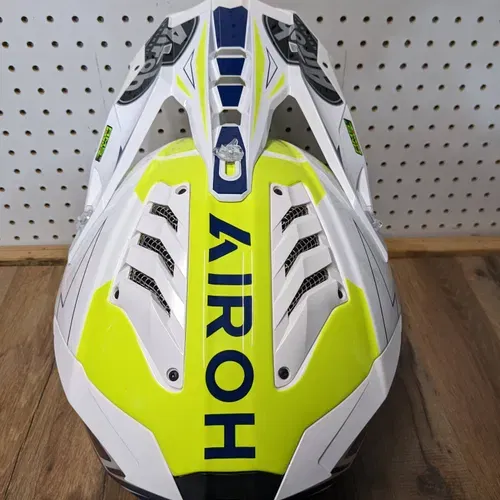 Airoh Aviator 3 2023 Ams2 XL Helmet