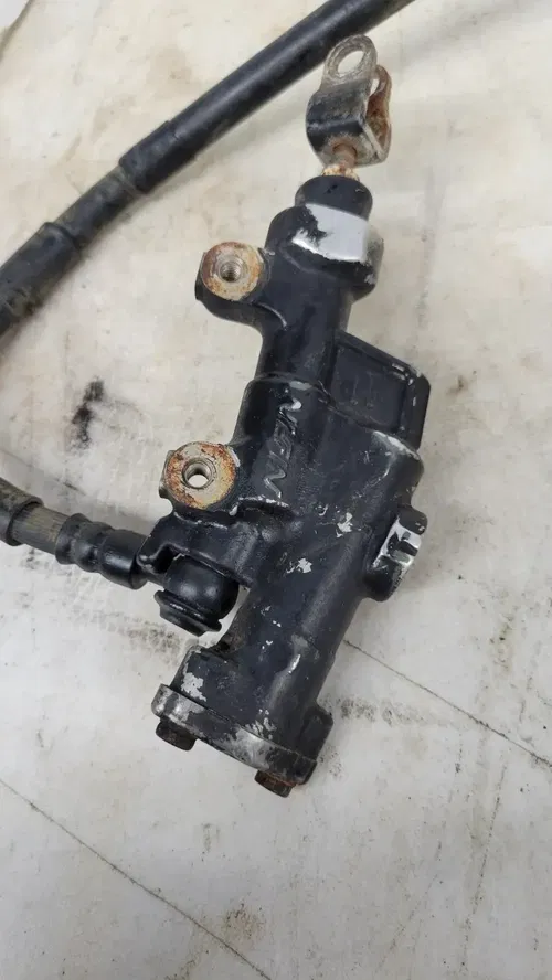 2005 YAMAHA YZ250F REAR BRAKE CALIPER ASSEMBLY MASTER CYLINDER PARTS OR REPAIR