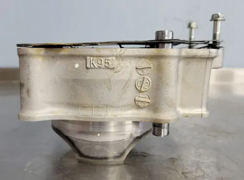 2022 Honda CRF250R Cylinder jug w/ Piston 1200-k95-A20 OEM