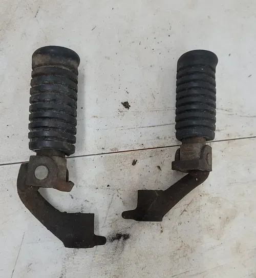 1974 Yamaha TX500 TX XS 500 Front Footpegs Foot Rest Set Left and Right 1973 OEM