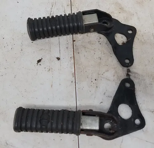 1974 Yamaha TX500 TX XS 500 Rear Footpegs Foot Rest Set Left and Right 1973 OEM