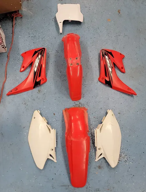 2007 Honda CR250R Plastics Set Red Shrouds Fenders Side Covers Number Plate OEM