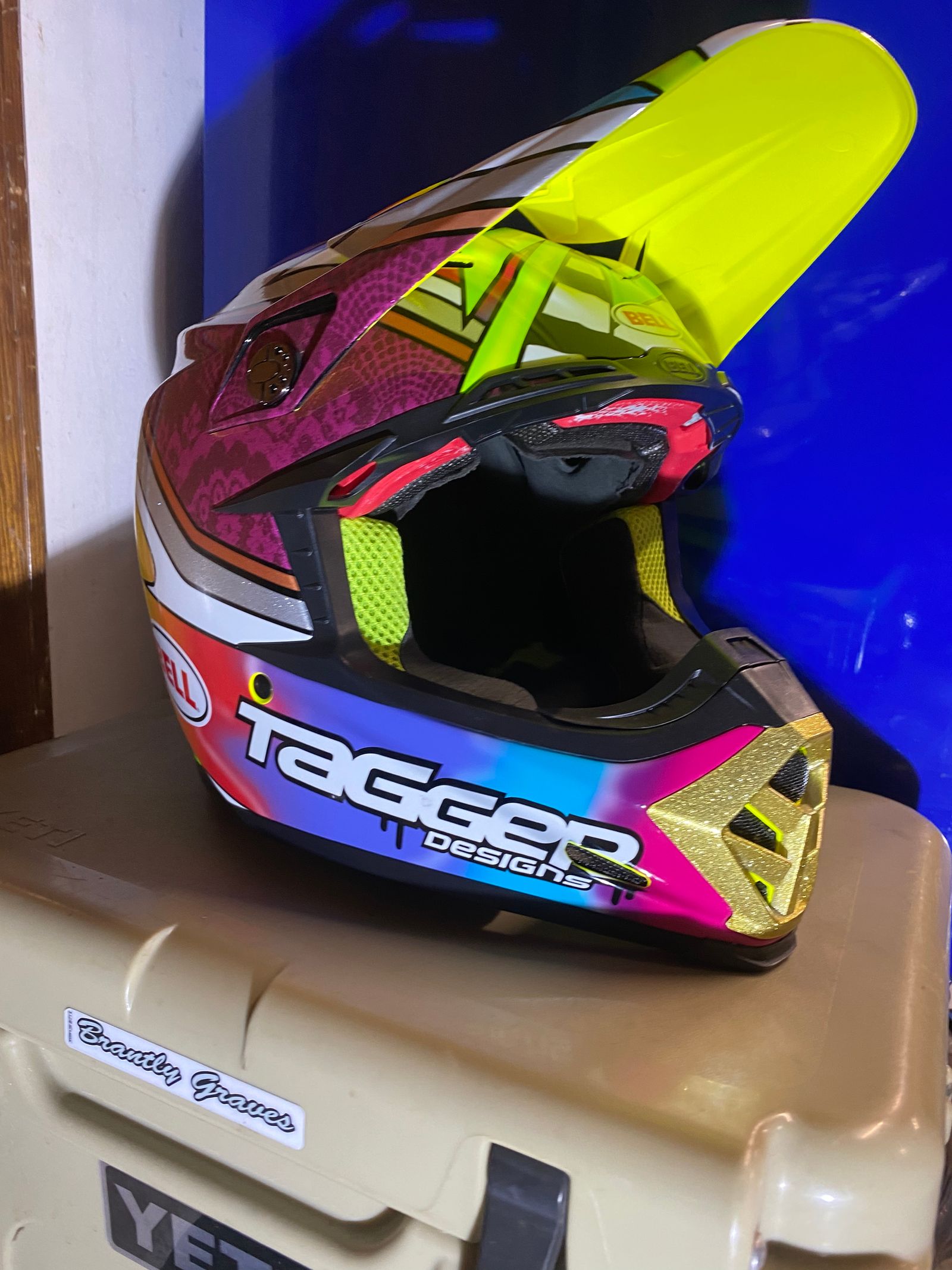 Bell moto 9 flex discount tagger