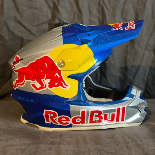 Red Bull Shoei VFX-W 