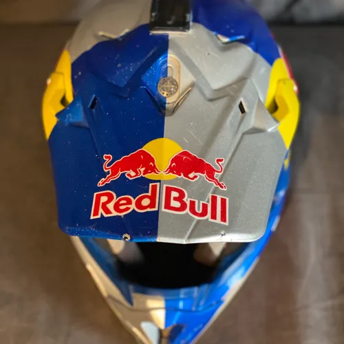 Red Bull Shoei VFX-W 