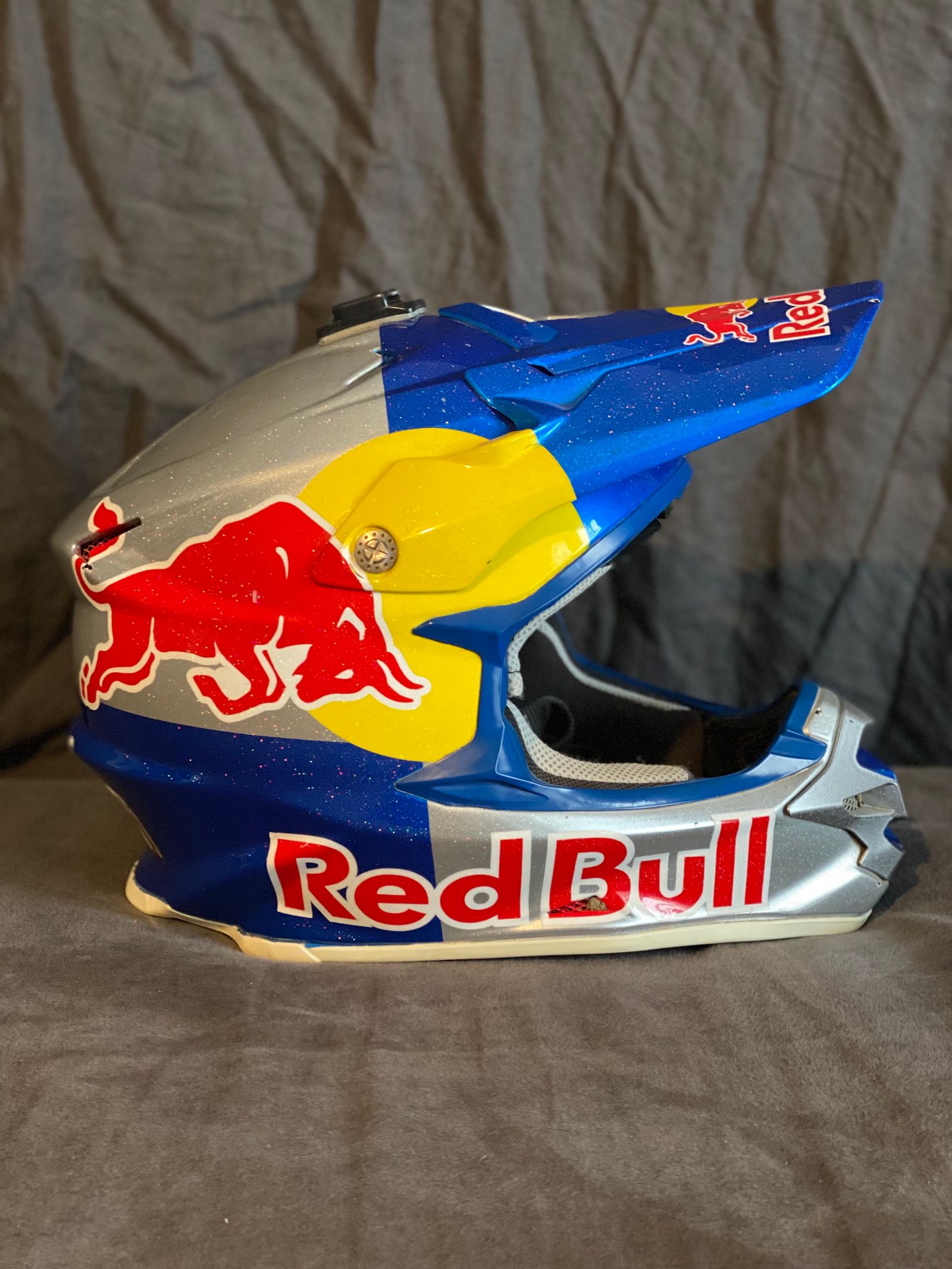 Shoei red bull helmet online