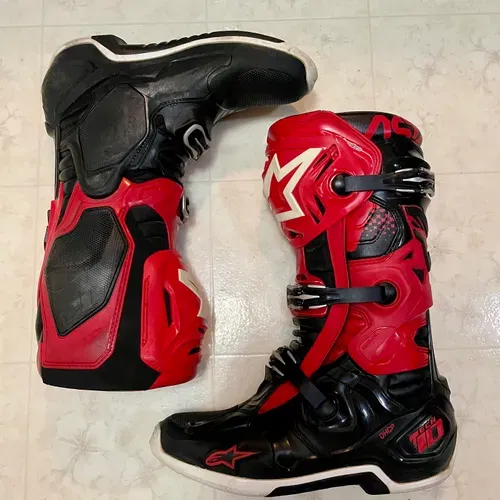 Red and black sales 10s