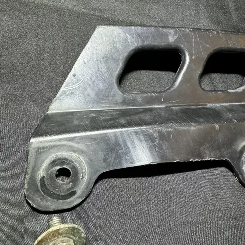 00-23 2011 Yamaha TTR125L TTR 125 OEM Rear Chain Guide Guard Cover Swingarm