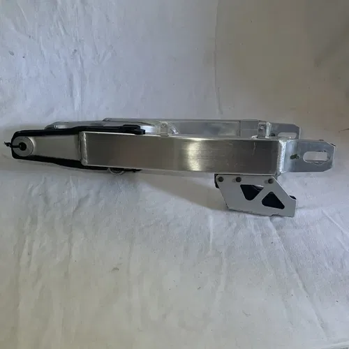 2005-2017 Suzuki DRZ 400 Rear Suspension Swingarm Swing Arm Frame OEM Swinging