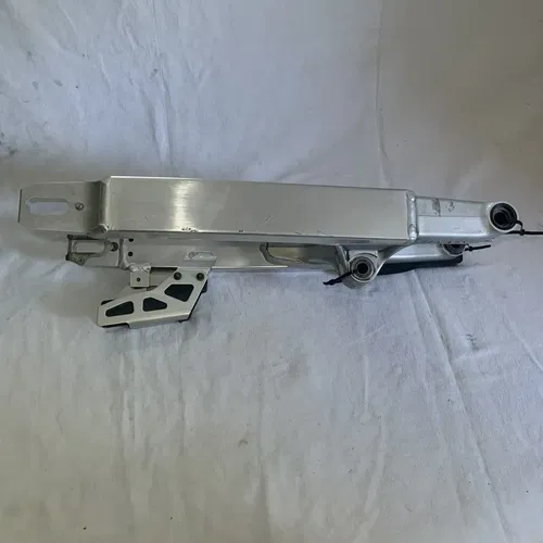2005-2017 Suzuki DRZ 400 Rear Suspension Swingarm Swing Arm Frame OEM Swinging