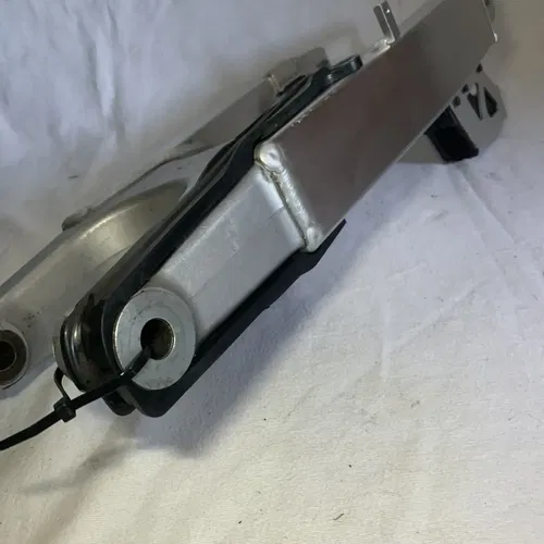 2005-2017 Suzuki DRZ 400 Rear Suspension Swingarm Swing Arm Frame OEM Swinging
