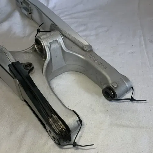 2005-2017 Suzuki DRZ 400 Rear Suspension Swingarm Swing Arm Frame OEM Swinging