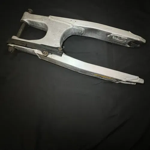 96-06 SUZUKI RM125 RM250 RM250Z OEM REAR ARM SWINGARM SWING ARM SUSPENSION 61000