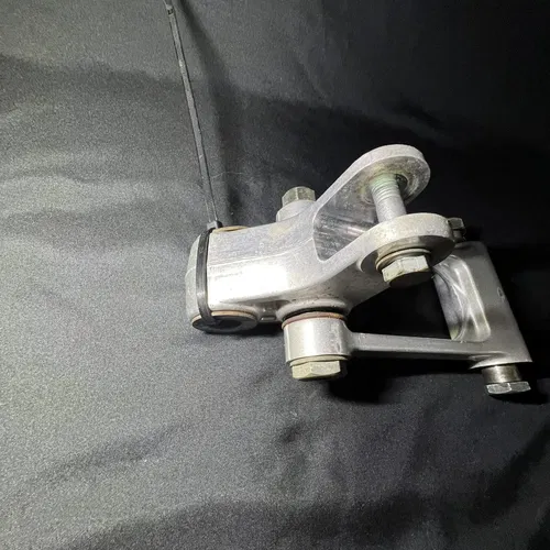 Shock Linkage Arm Link Dog Bone Rear Mono YZ125 YZ250F YZ400F YZ426F WR250F